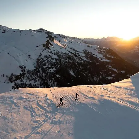 - Fabulous 2-bedroomed Flat *