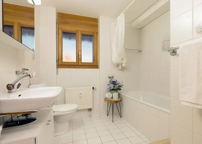 - Fabulous 2-bedroomed Flat Κρανς Μοντάνα